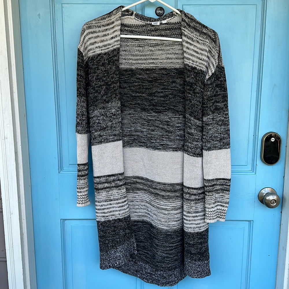 GAP Women’s Cardigan Knit Long Sweater  size XS